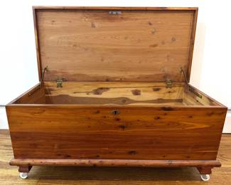 Vintage Rooster Line Tennessee Red Cedar Chest Protect On Wheels Lot #: 9