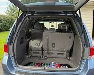 In Beautiful like Showroom Condition. 1 Owner. 2010 Honda Odyssey Loaded with every extra offered in 2010. VIN 5FNRL3H65AB058262. Double Side Doors 6 passenger seats, sunroof, interior like showroom fresh! Startiing Offer will be announced soon! More Pictures in the last row of pictures on this page.