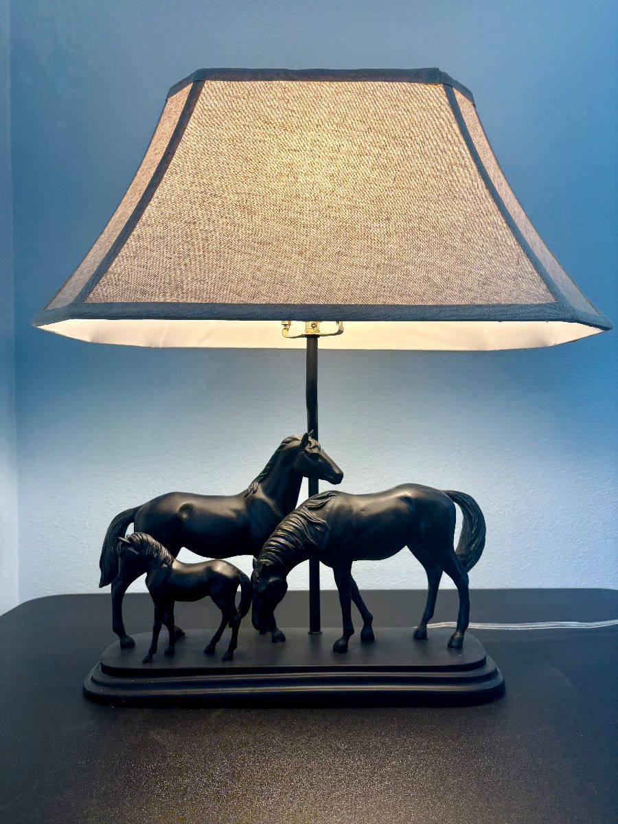 Horse lamp