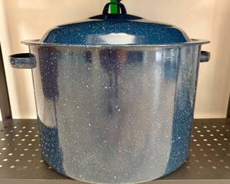Stock pot