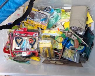 Assorted new fishing lures 