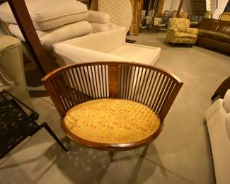 Antique Curved Conversation Bench (adorable)