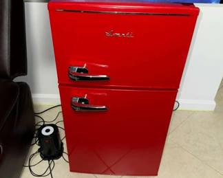 Avanti Retro Series fridge $100