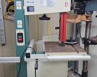 29.1.GRIZZLY 0513 vertical band saw, extra blades belt