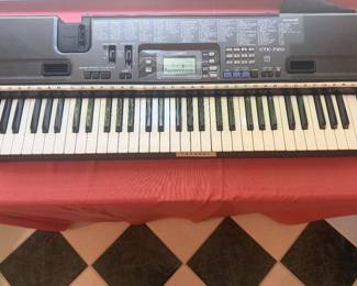 Casio. Learn to play