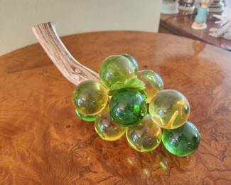 Vintage acrylic grape set
