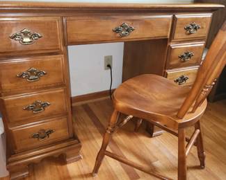 Young Hinkle desk