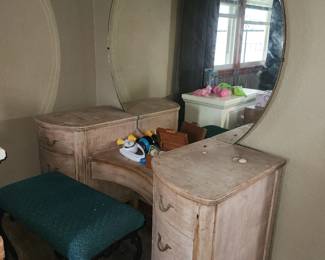 Vintage vanity