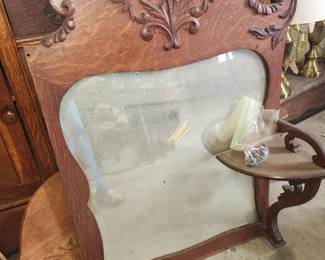 Mirror for secretary 