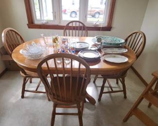 Oak dining table and 4 chairs