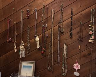 costume jewelry: necklaces