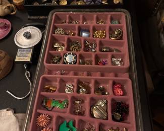 costume jewelry: clip earrings