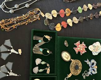 Vintage Jewelery