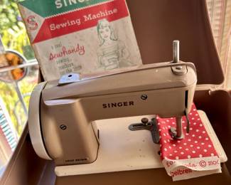 Singer Sewing Machine w/Case
