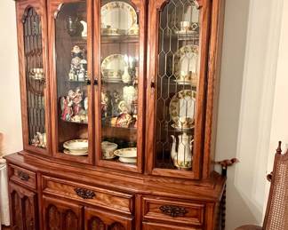 Vintage Drew china cabinet
