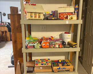 Vintage Learningsmith Pull Along Toy Wagon, Wood Alphabet Puzzel, Fischer price little people, Rubic Cube, Vintage toys, Simon Says