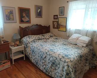 Full size bed