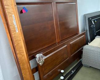Queen Head , Foot Board Bed