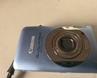 Canon Powers hot SD1300 IS Camera