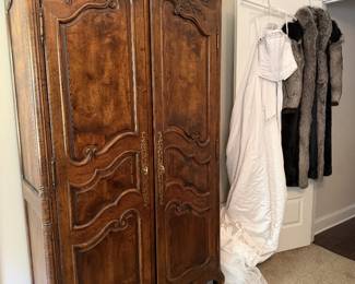 Henredon Villandry Armoire