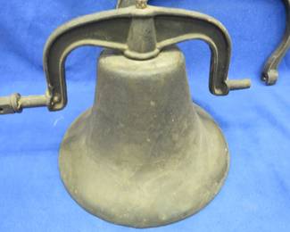 Lot 21. Vintage post bell with a 14-inch mouth and yoke