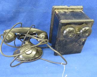Lot 362. Vintage Western Electric telephone