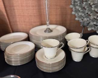 Lenox moon spun dish set 