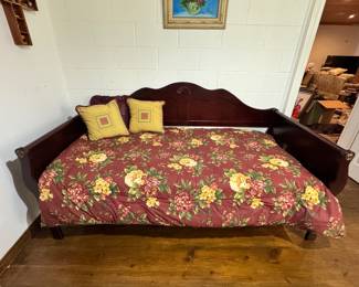 Wooden daybed 