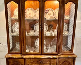 China cabinet 