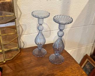 Light blue candlesticks 