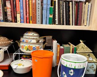 Vintage Tupperware canisters 3
