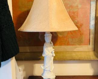 Blanc de chine Lamp