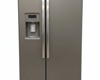 GE SidebySide Refrigerator second image