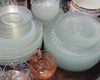 Arcoroc Swirl Pattern Glass Serving Platters and Bowls Set