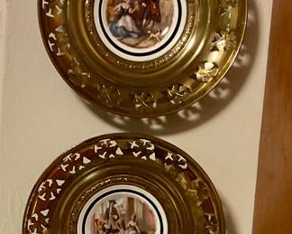 Porcelain plates with copper rims