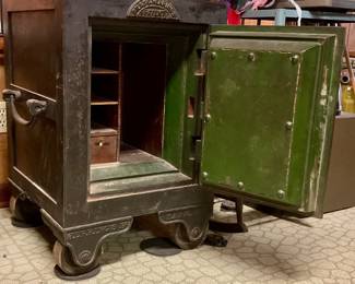 Silas Herring Cricket safe, fireproof and heavy, 1850’s