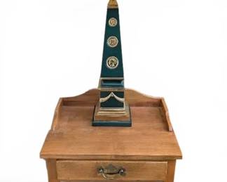 Wooden Side Table w Table Lamp