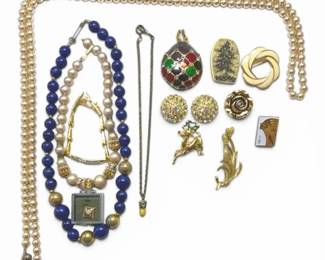 Vintage Brooches, Necklaces More