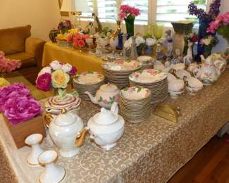 Bric-a-brac, Set of Franciscan dinnerware in "Desert Rose"