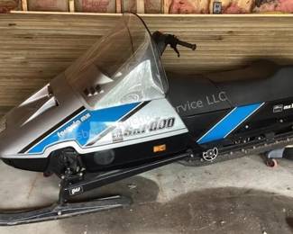 1987 Ski-Doo Formula MX LT Snowmobile (under 90 miles)