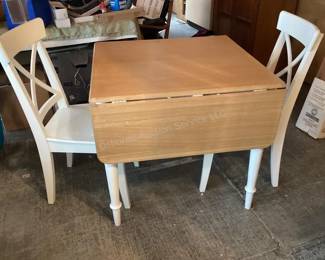 Dining table & chairs