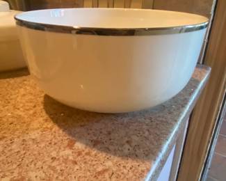 Mikasa Platinum A Serving Bowl second image