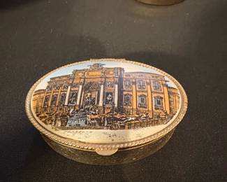 Oval Trevi Fountain Pill Box