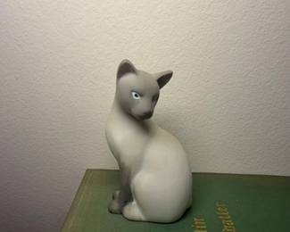 Vintage Avon Siamese Cat Figurine
