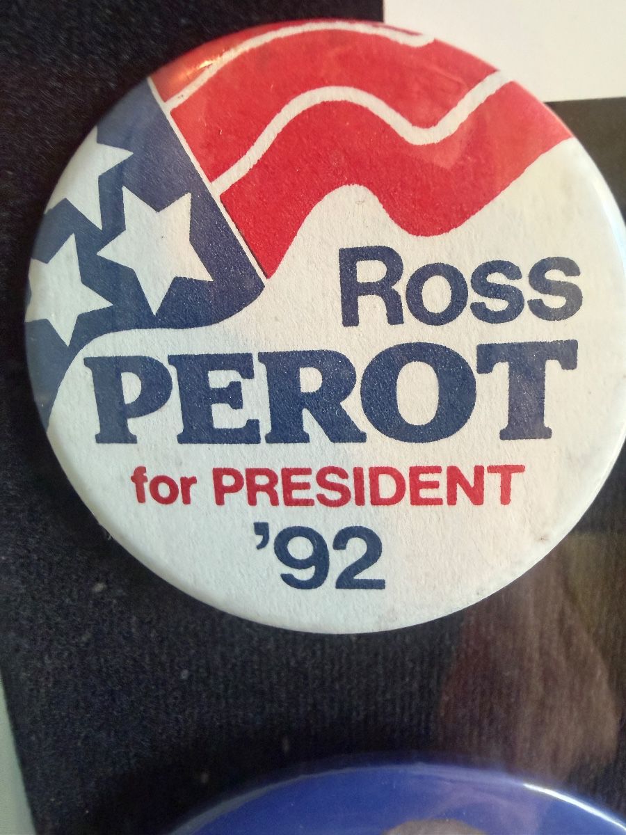 Political campaign buttons
