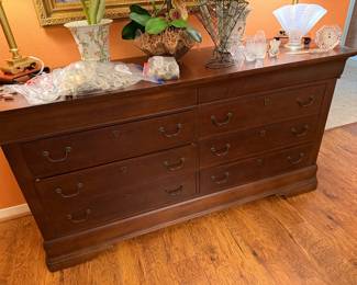 buffet, 8 drawers