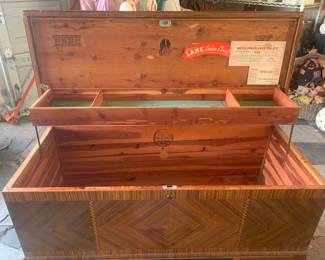 Lane cedar chest