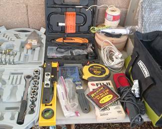 mixed garage/tool lot, with more useful household/DIY items than collectible value