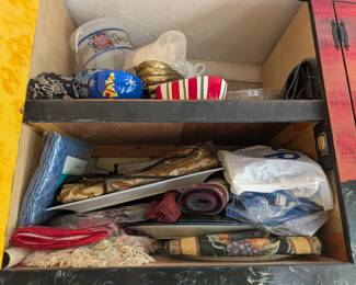 Lots of housewares to include table runners, serving bowls, placemats