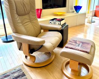 Great Condition! Ekornes Stressless Swivel Recliner - Recliner 30" x 24" x 40" - Stool 19" x 14" x 16" $1K